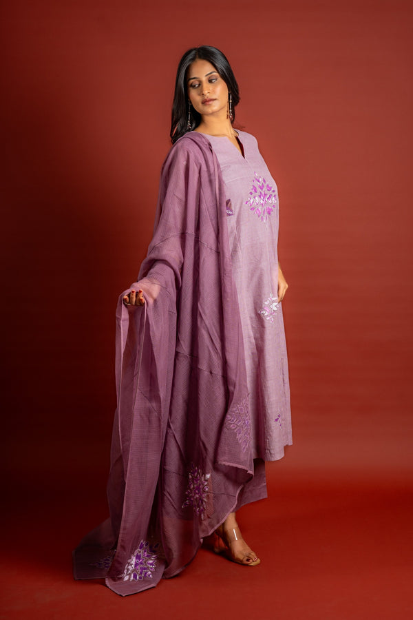 Lavender small checks handloom panel top with patch work on centre panel with same colour Kota dupatta with work and pant