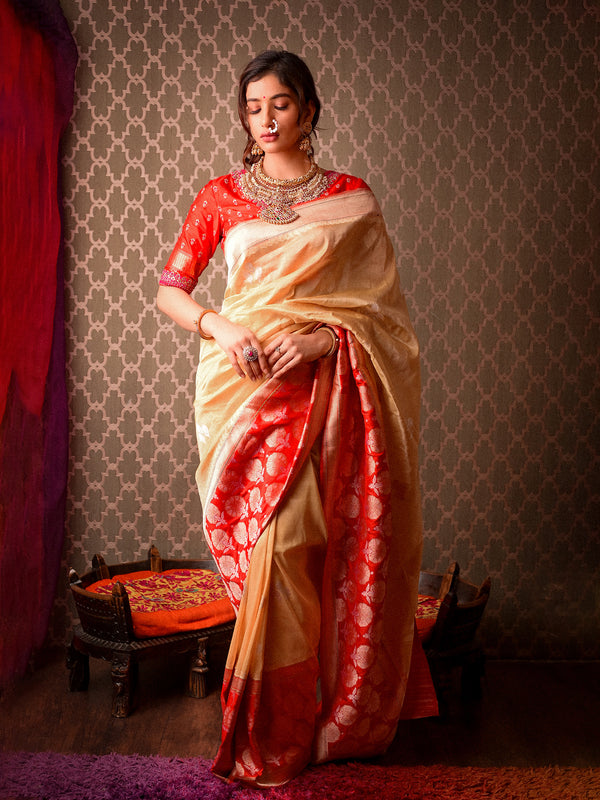 An Alluring Symphony of Gold in a Tissue Banarasi Saree