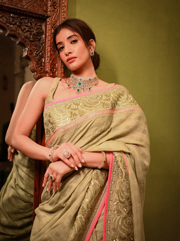 Look as Regal as a Queen in Handwoven Doria Silk Saree
