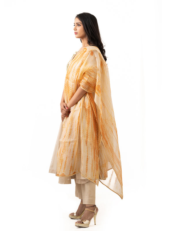 Cotton kurta with gota patti work with a tie-dye dupatta and straight cut pants