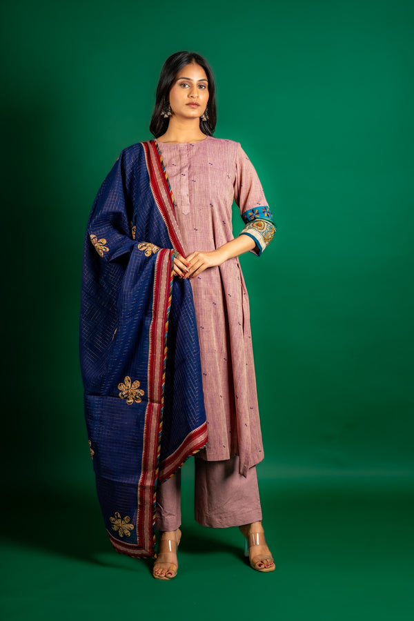 Onion shade panel top with detailing with kalamkari and thread work with nice blue chekes dupatta with patch work and cotton pant