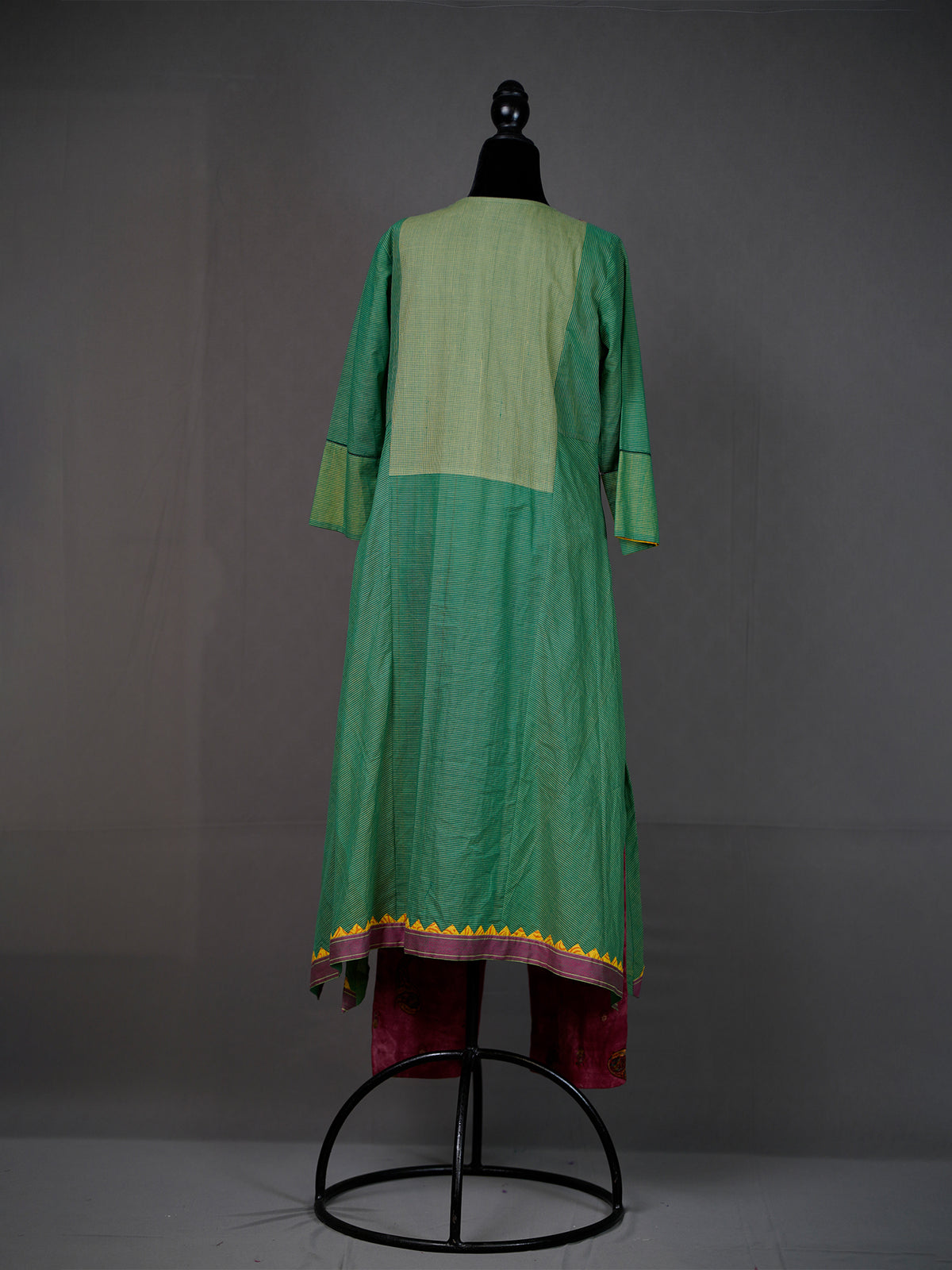 Green Handloom Kurti with Ethnic Detailing and Printed Pants