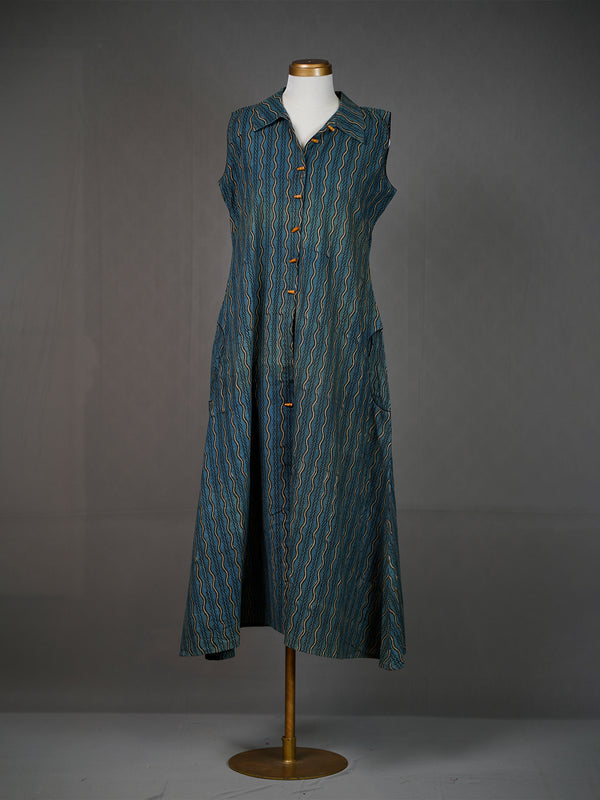 Green Printed Cotton Kurti with Broad Collar and Wooden Buttons